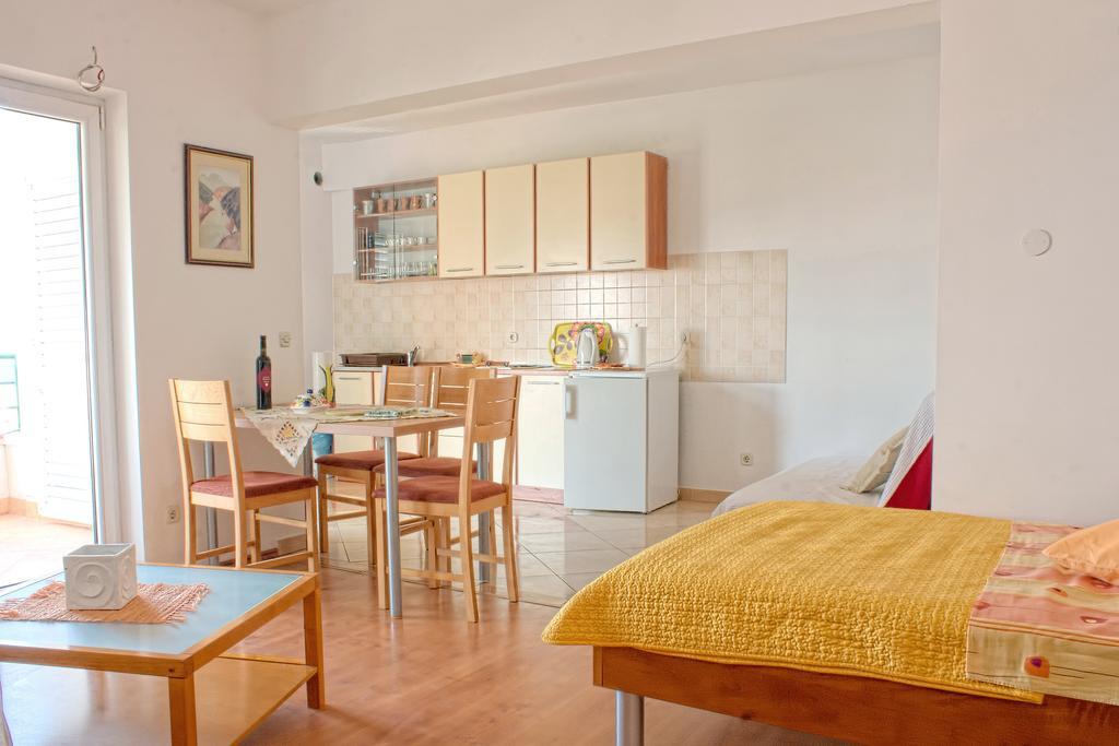 Apartments Dani Makarska Rom bilde